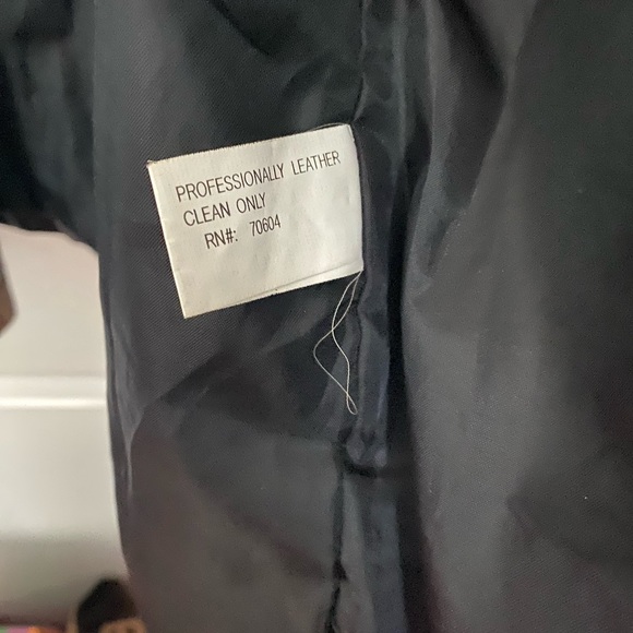 The jacket was a gift, but doesn’t fit. It should be worn by someone with style! - Picture 4 of 4